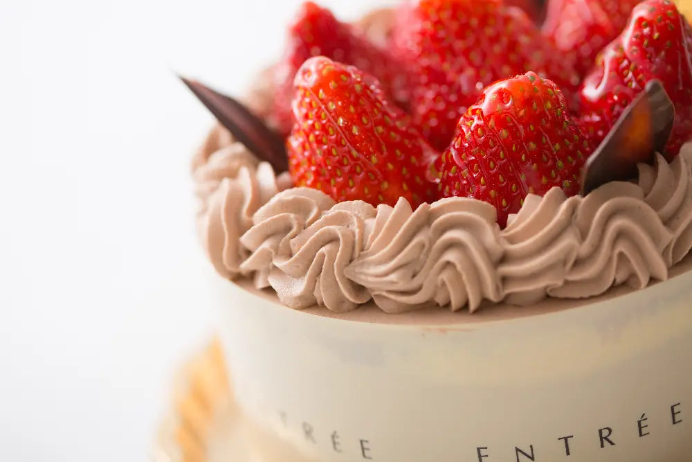 苺の生チョコデコレーションケーキ