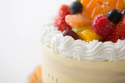 フルーツ飾生デコレーションケーキ